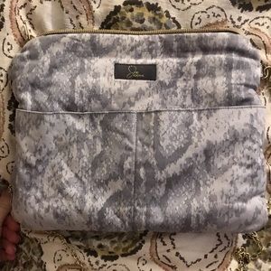 Jaanuu anti-microbial cross body bag